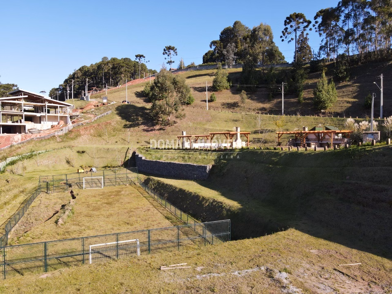 Terreno de 1.120 m² em Campos do Jordão, SP