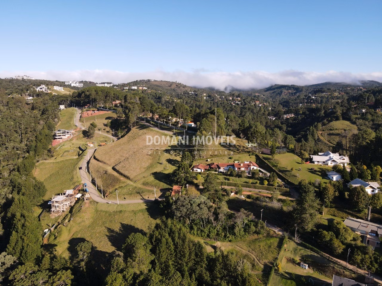 Terreno de 1.120 m² em Campos do Jordão, SP
