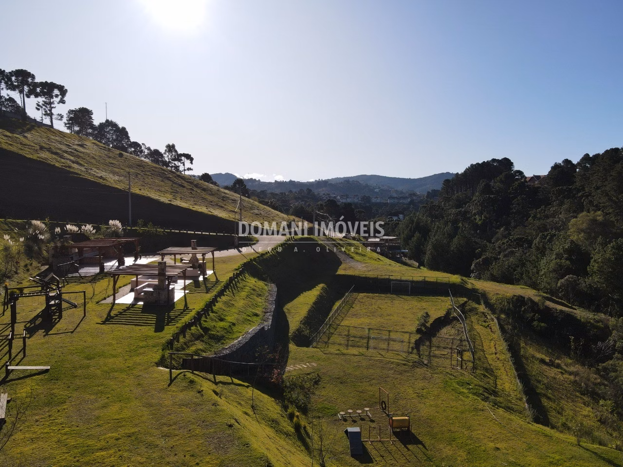 Terreno de 1.120 m² em Campos do Jordão, SP
