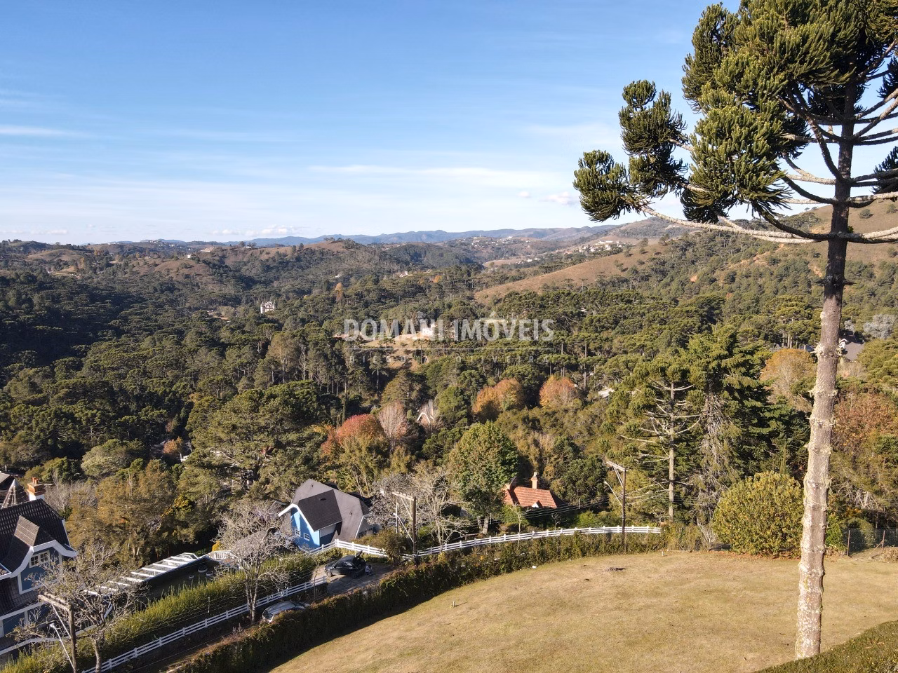 Terreno de 1.780 m² em Campos do Jordão, SP