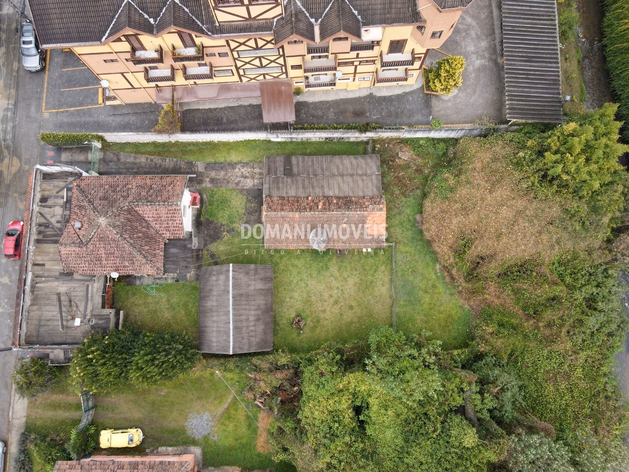 Comercial de 1.115 m² em Campos do Jordão, SP