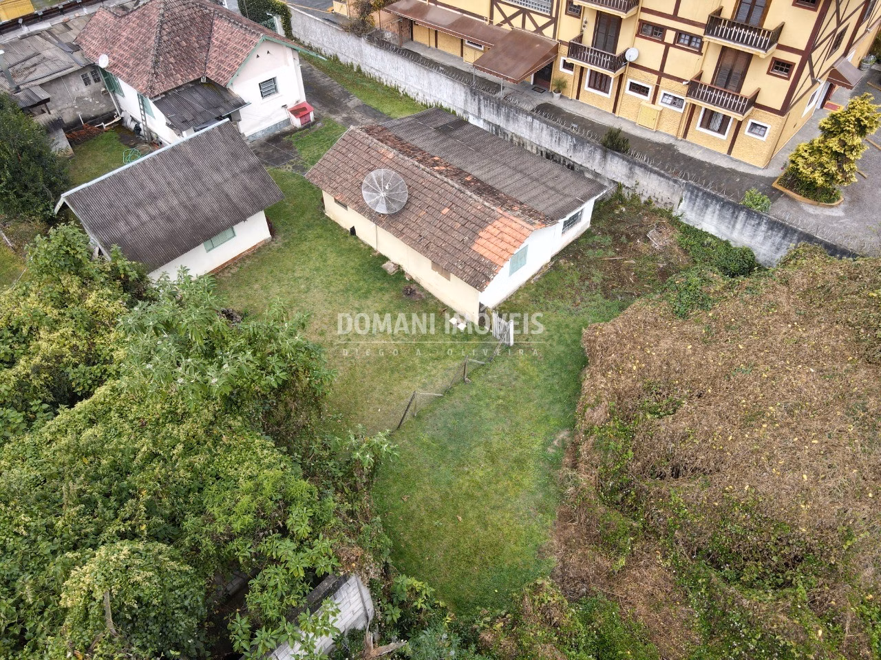 Comercial de 1.115 m² em Campos do Jordão, SP