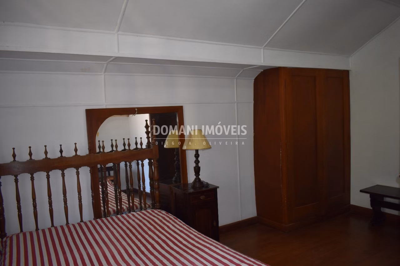 Casa de 2.080 m² em Campos do Jordão, SP