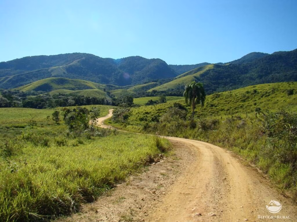 Petite ferme à vendre de 4 ha à Iporanga, SP