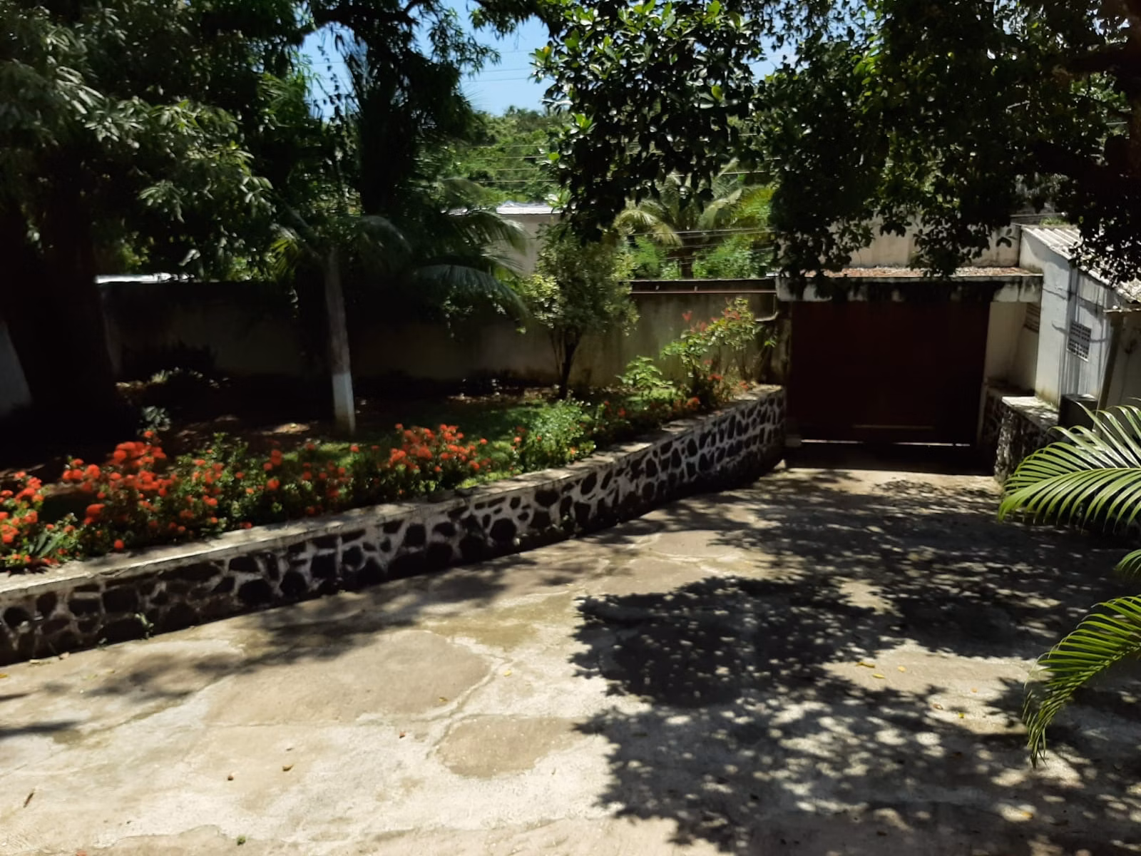 Chácara de 2.500 m² em Camaçari, BA