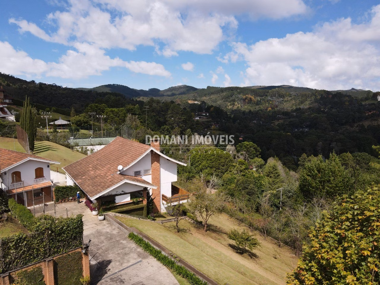 House of 2,210 m² in Campos do Jordão, SP, Brazil