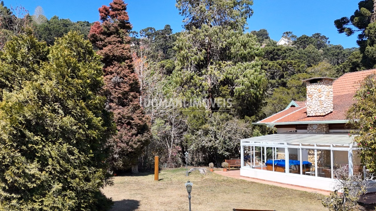 Casa de 5,130 m² em Campos do Jordão, SP