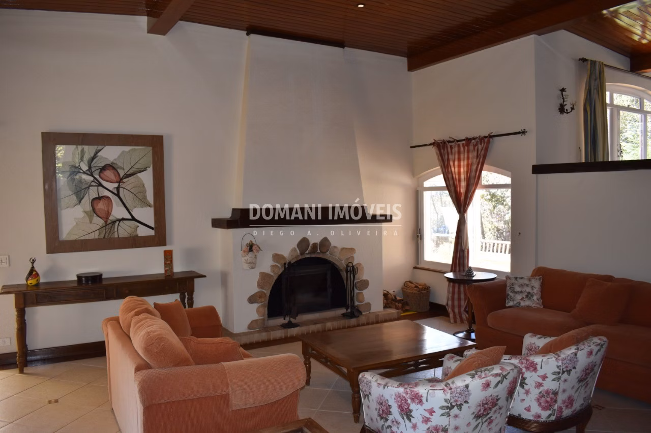 Casa de 5,130 m² em Campos do Jordão, SP