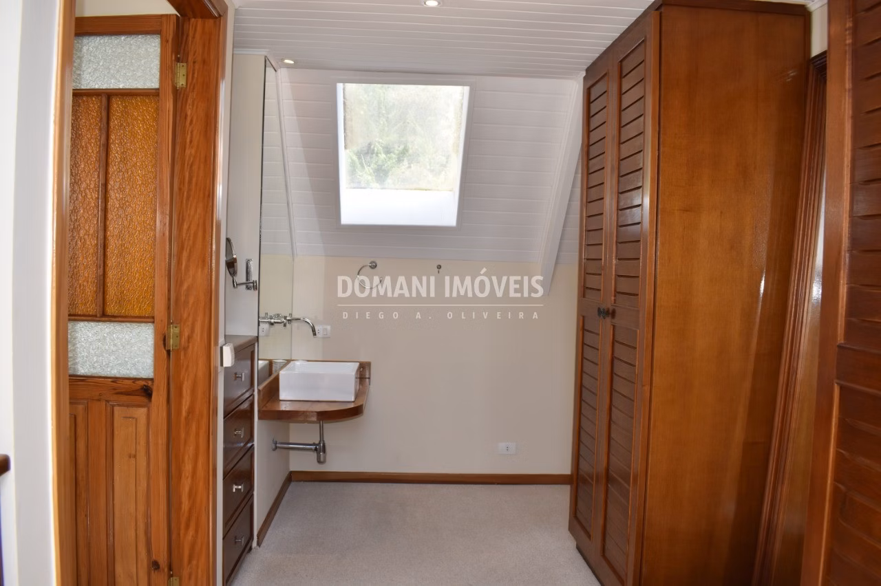 Casa de 5,130 m² em Campos do Jordão, SP