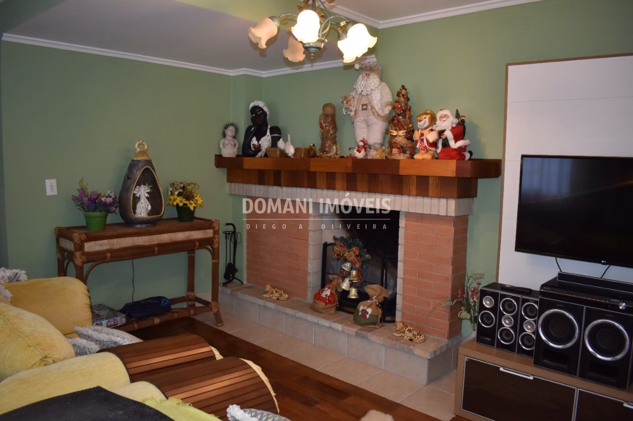 Casa de 250 m² em Campos do Jordão, SP