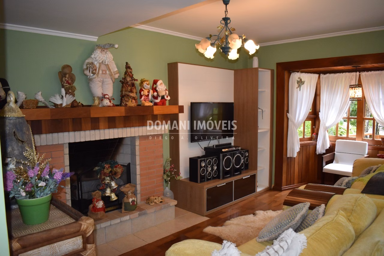 Casa de 250 m² em Campos do Jordão, SP