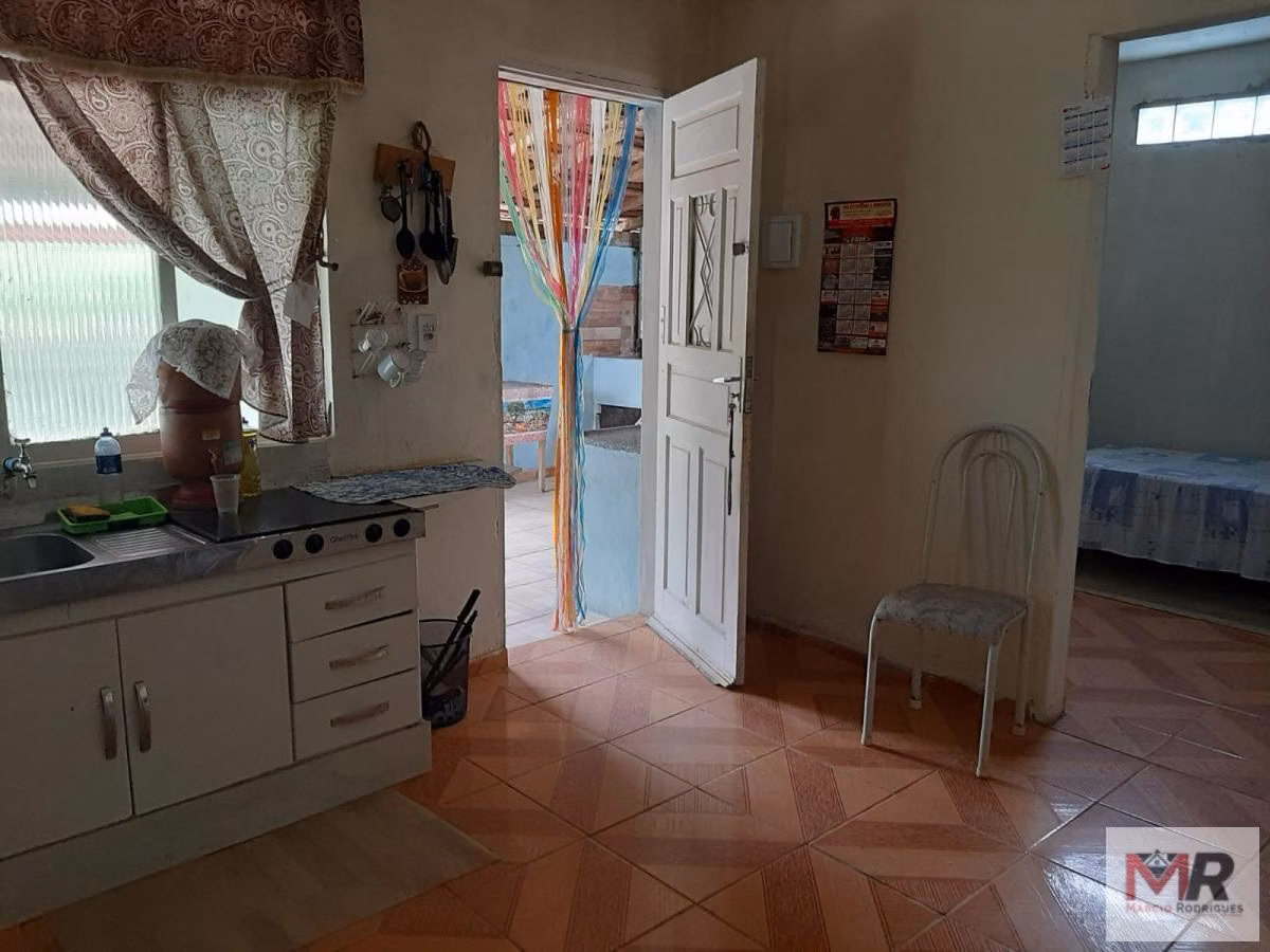 Chácara de 930 m² em Pouso Alegre, MG