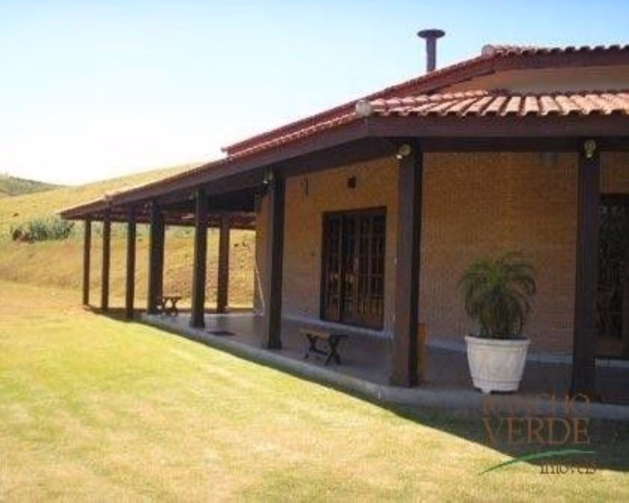 Fazenda de 242 ha em Canas, SP
