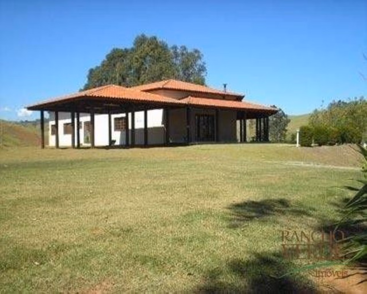 Fazenda de 242 ha em Canas, SP