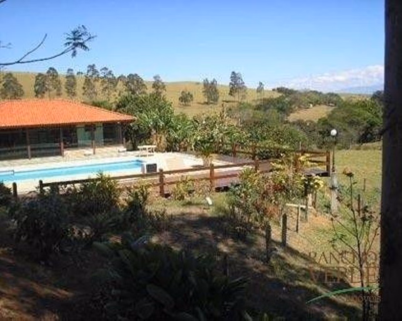 Fazenda de 242 ha em Canas, SP