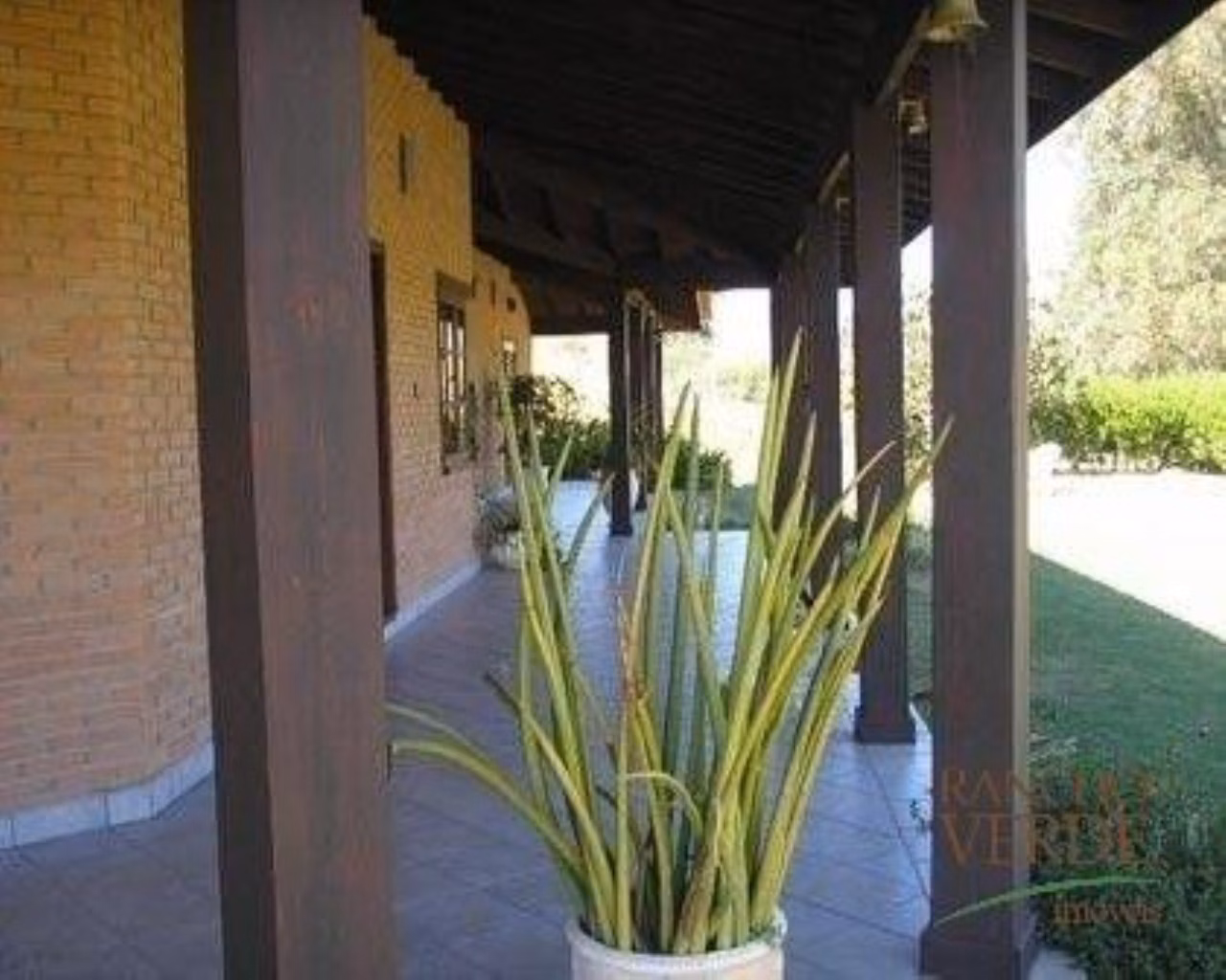 Fazenda de 242 ha em Canas, SP