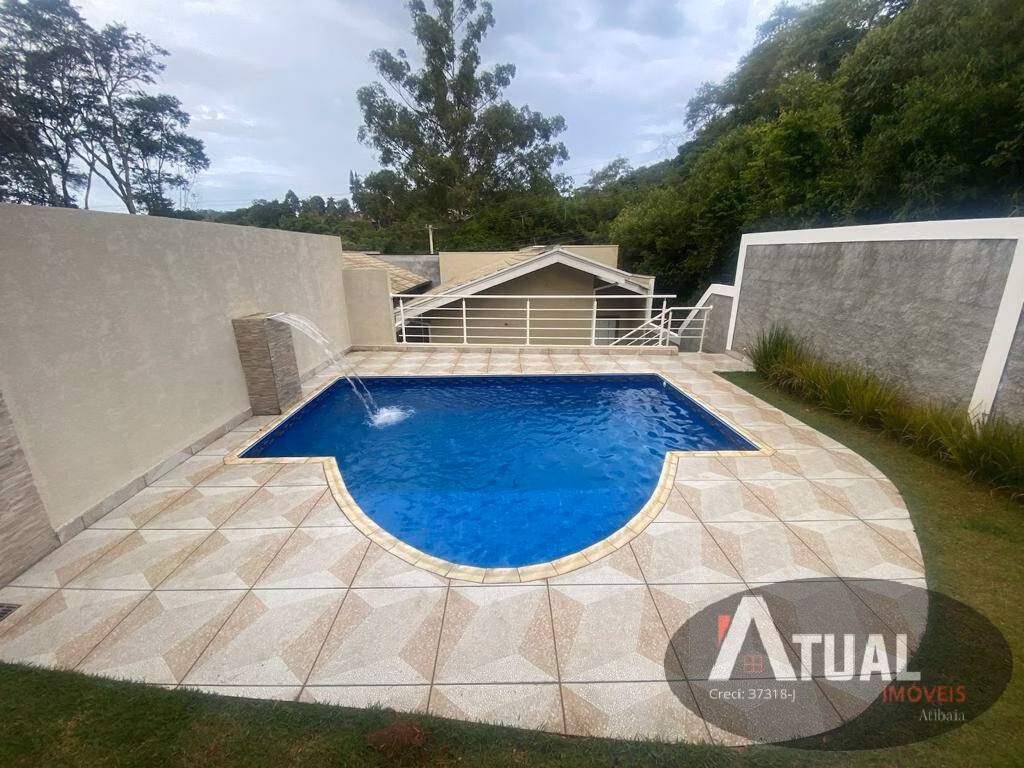 Casa de 320 m² em Mairiporã, SP