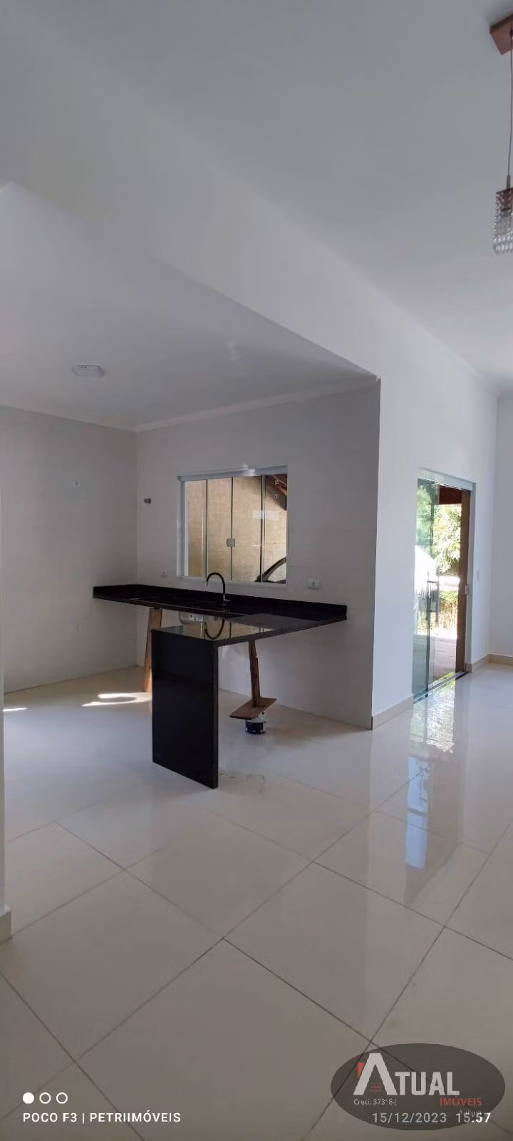 Casa de 320 m² em Mairiporã, SP