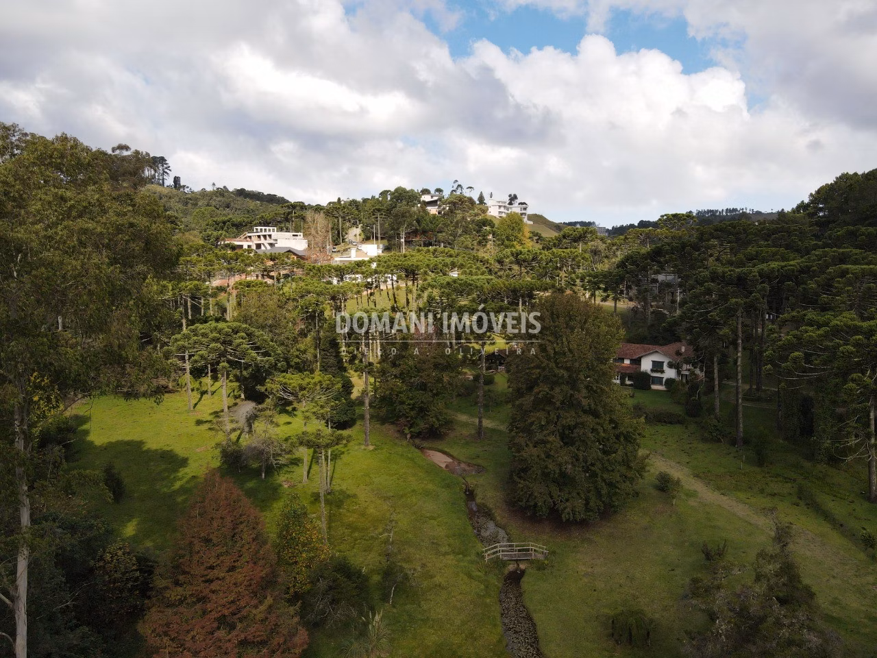 Terreno de 2.265 m² em Campos do Jordão, SP