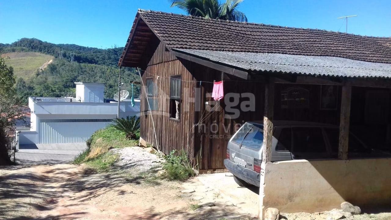 Terreno de 382 m² em Brusque, SC