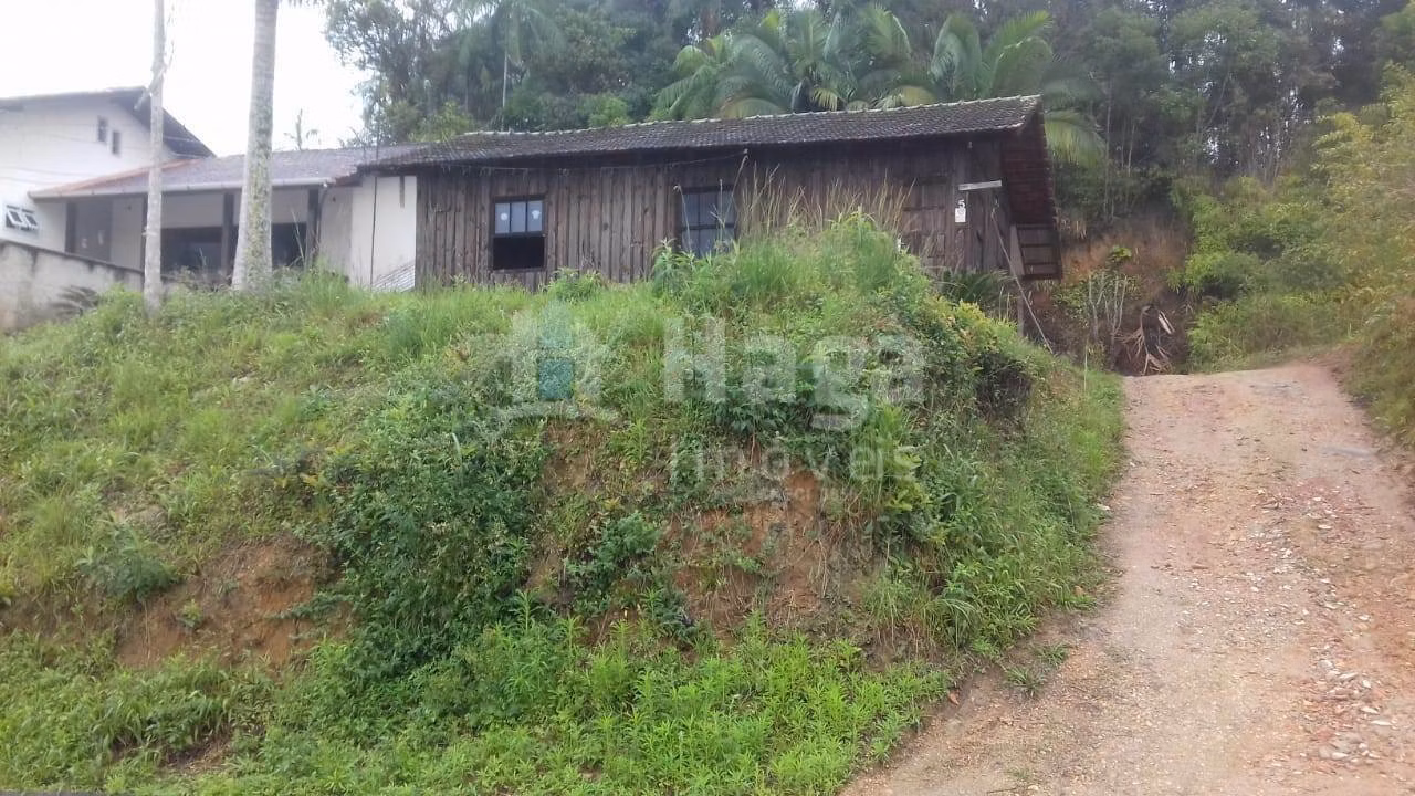 Terreno de 382 m² em Brusque, SC