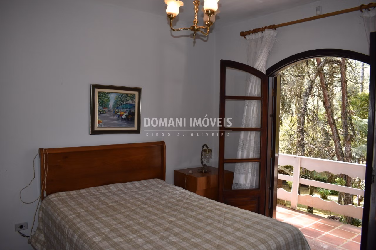 Casa de 2.070 m² em Campos do Jordão, SP