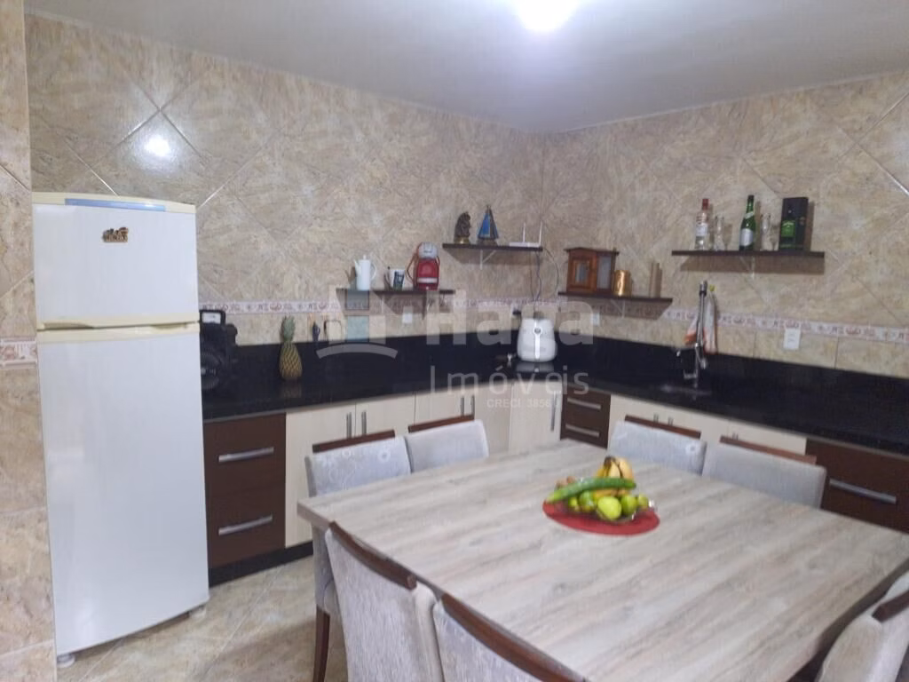 Casa de 360 m² em Guabiruba, SC