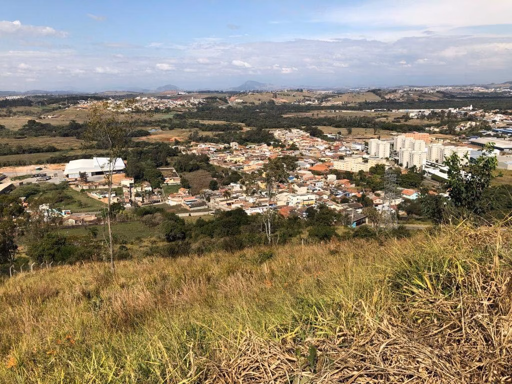 Terreno de 1.443 m² em Pouso Alegre, MG