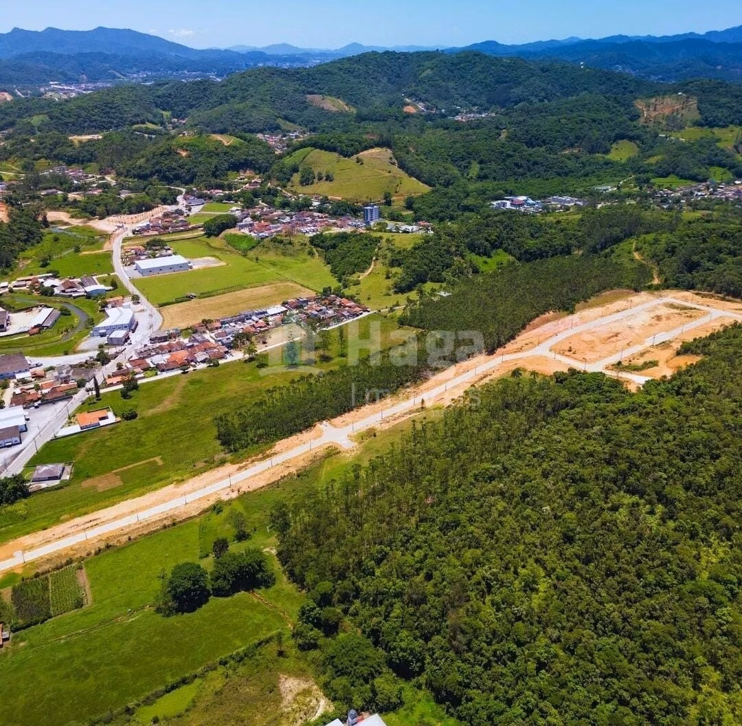 Terreno de 240 m² em Brusque, SC