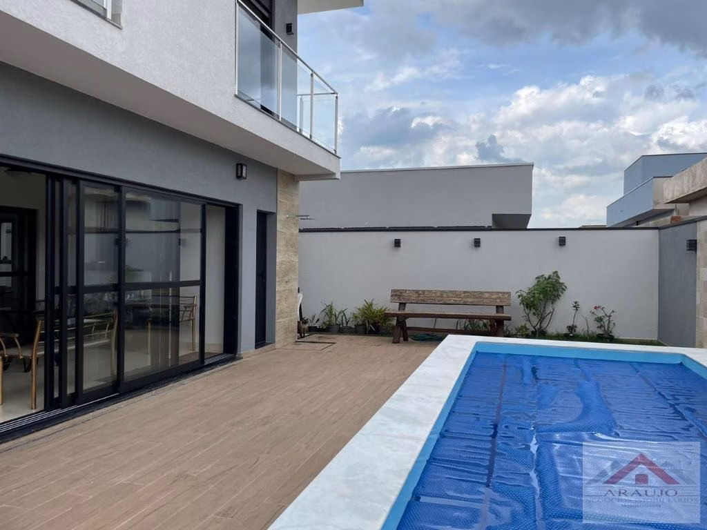 Casa de 300 m² em Paulínia, SP