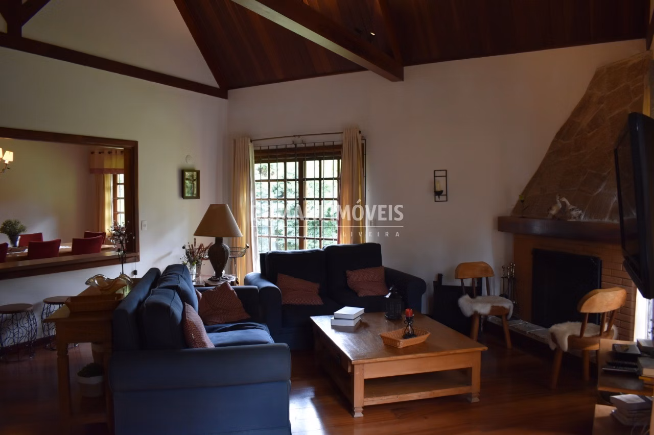 Casa de 2.220 m² em Campos do Jordão, SP