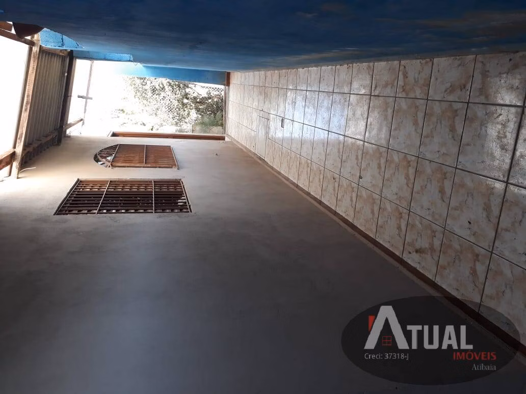 Casa de 300 m² em Atibaia, SP