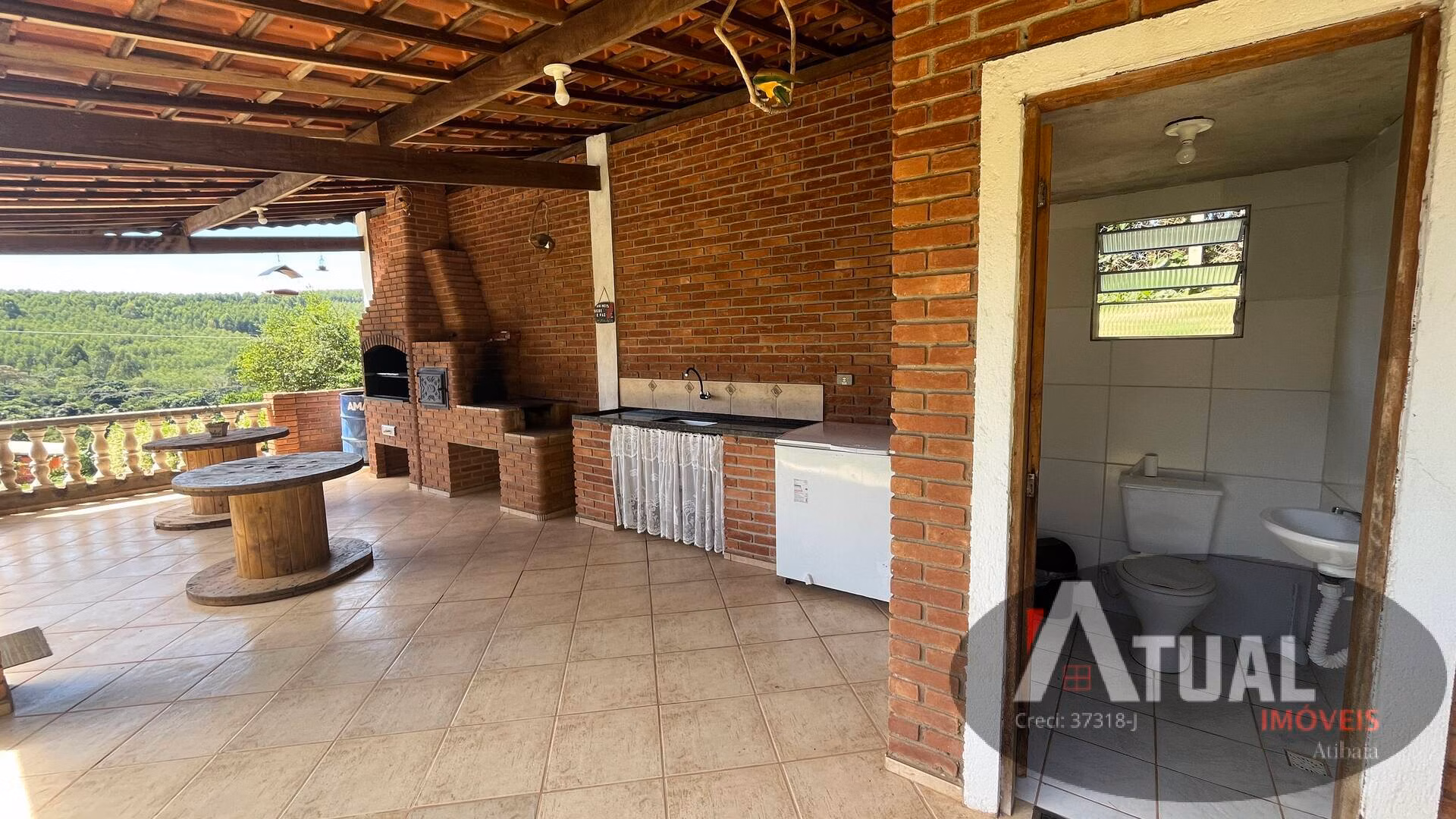 Casa de 1.368 m² em Atibaia, SP