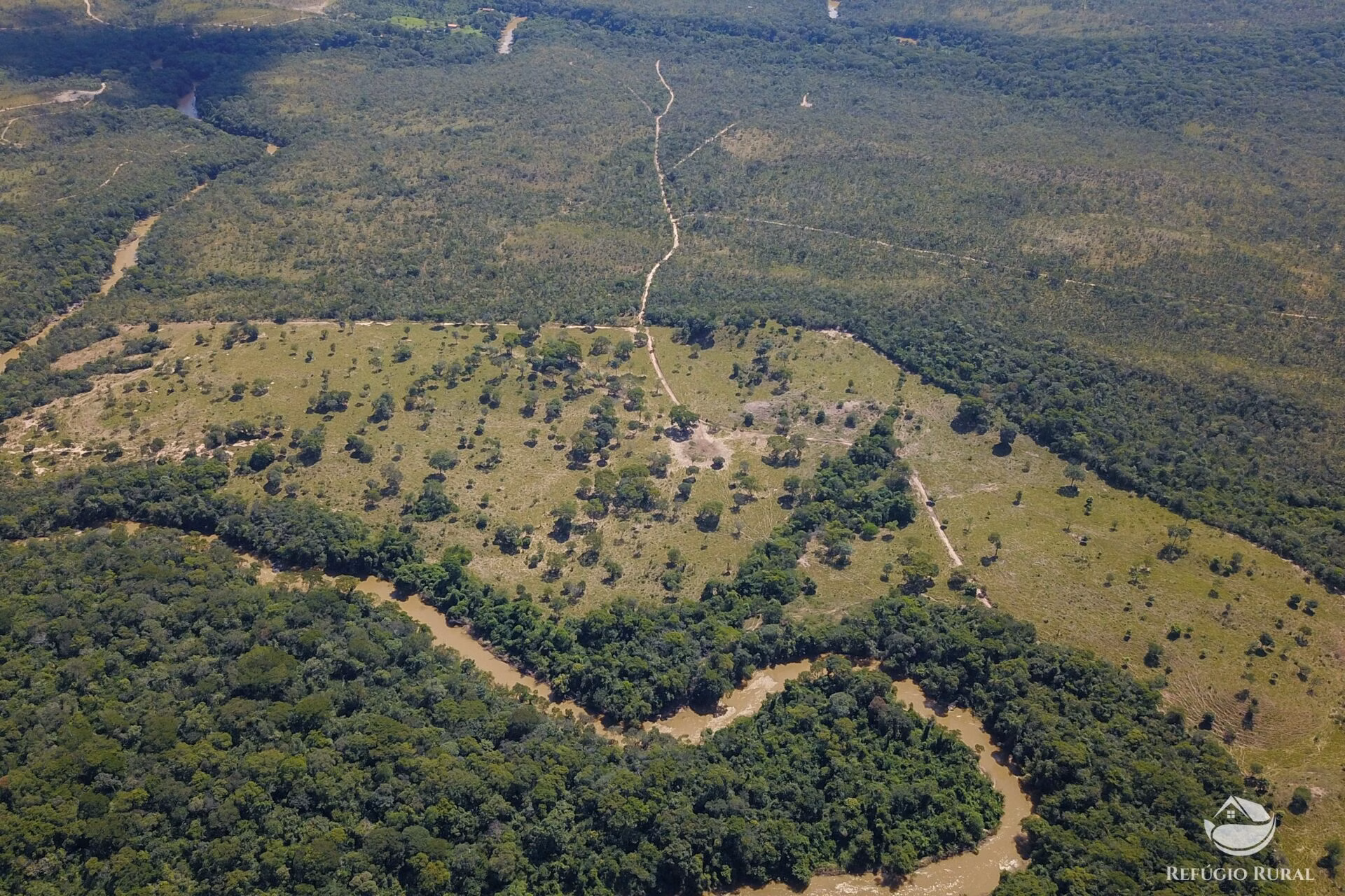 Fazenda de 1.523 ha em Padre Bernardo, GO
