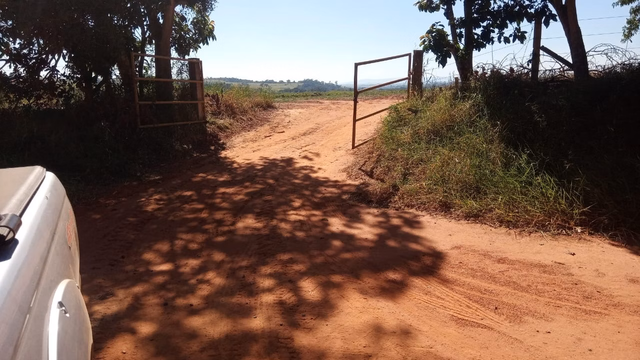 Sítio de 94 ha em Alambari, SP