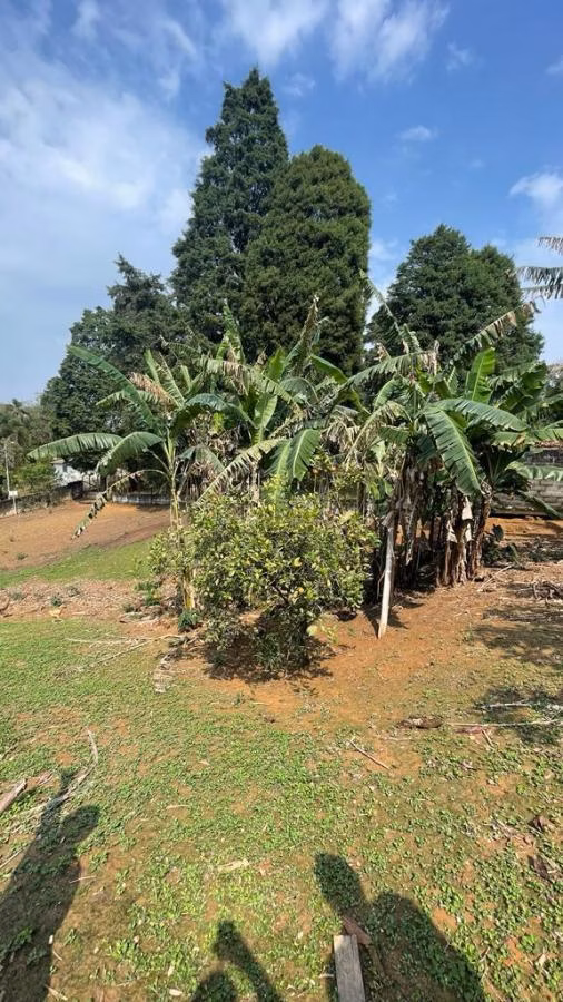 Chácara de 2.400 m² em São Roque, SP