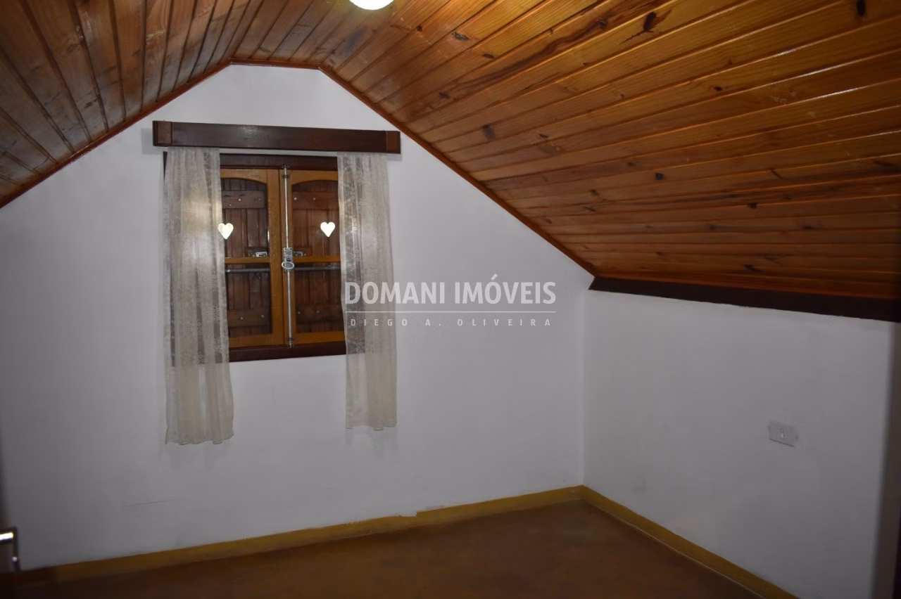 Casa de 310 m² em Campos do Jordão, SP