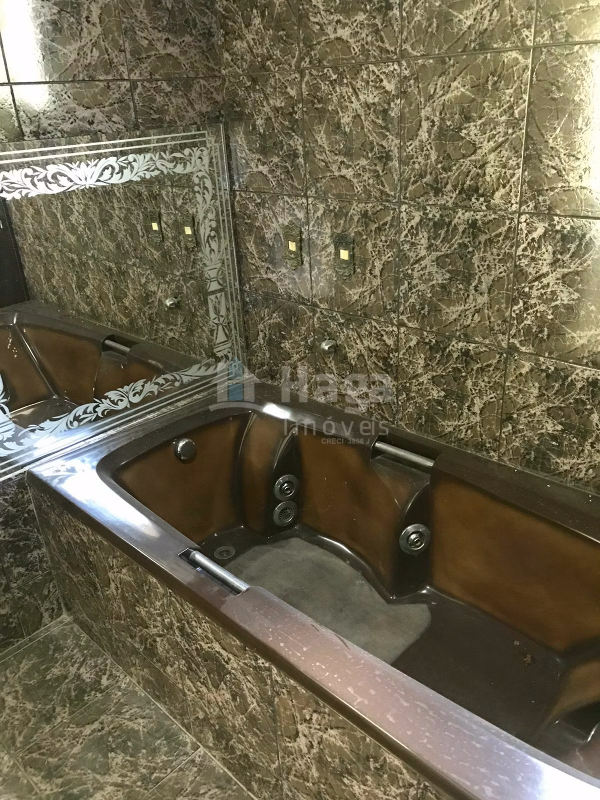 Casa de 316 m² em Brusque, SC