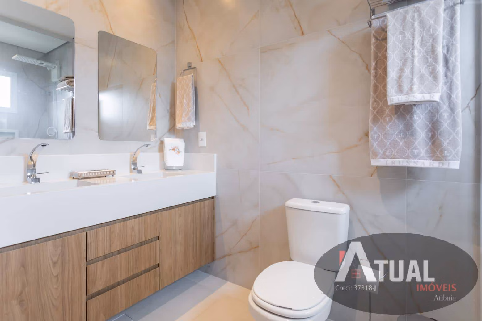 Casa de 489 m² em Atibaia, SP