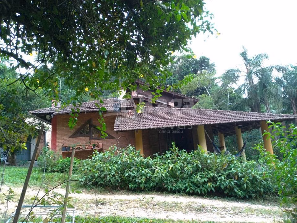 Casa de 440 m² em Brusque, SC