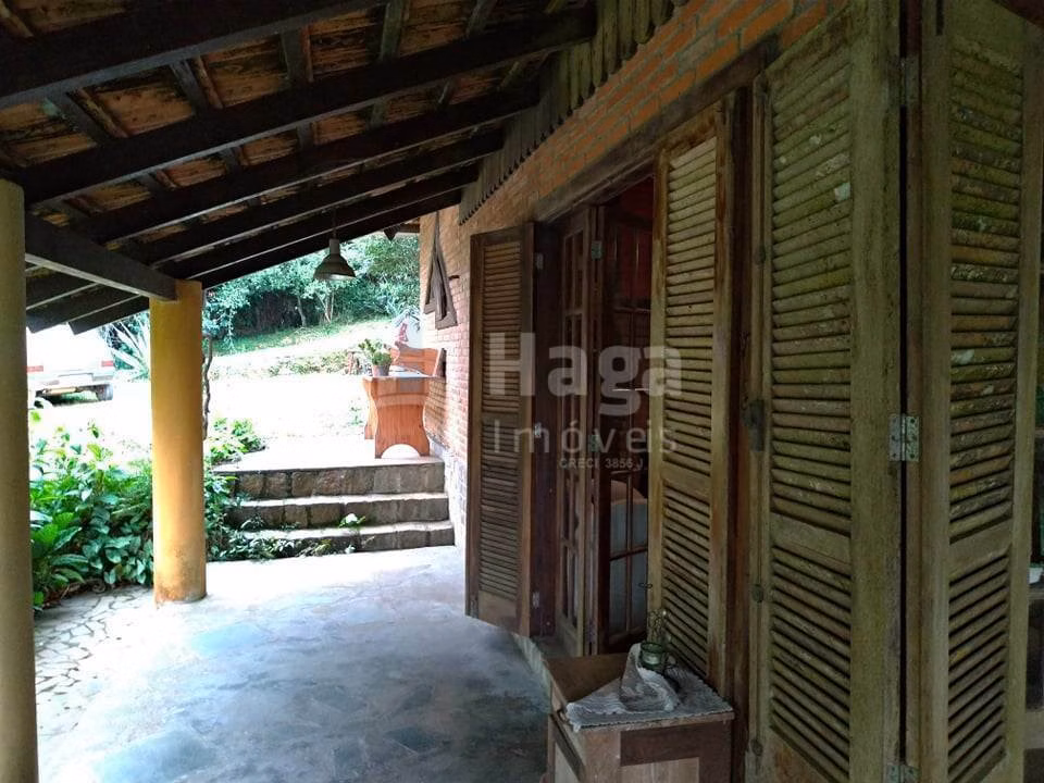Casa de 440 m² em Brusque, SC