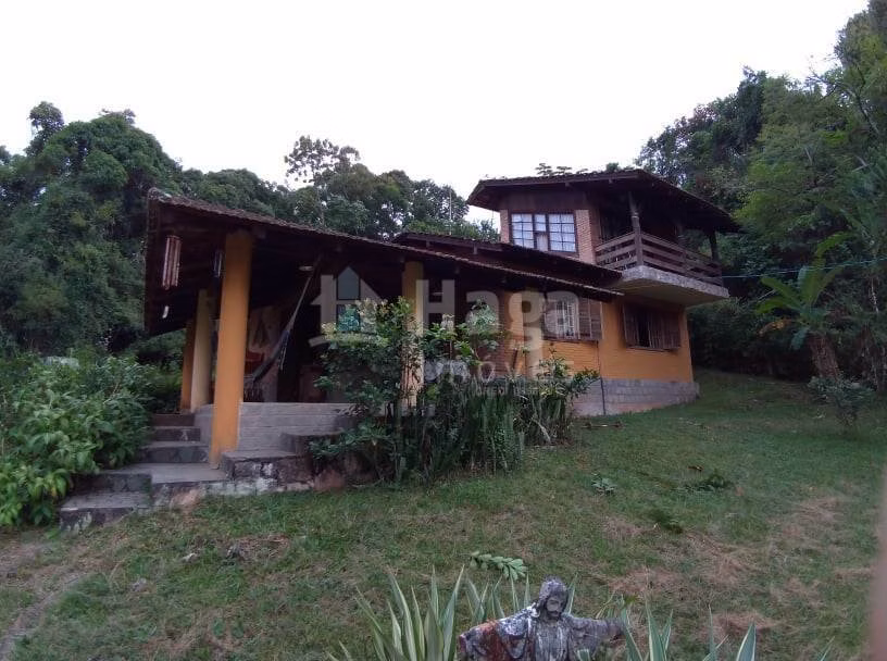 Casa de 440 m² em Brusque, SC