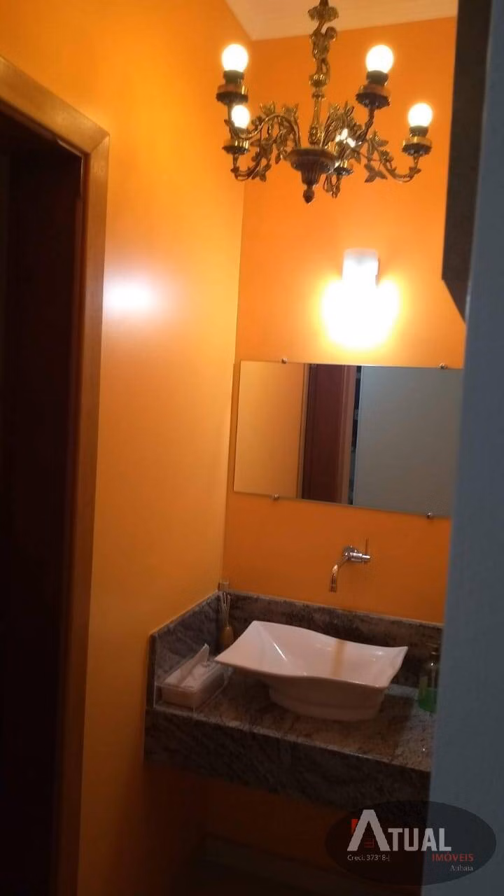 Casa de 615 m² em Piracaia, SP