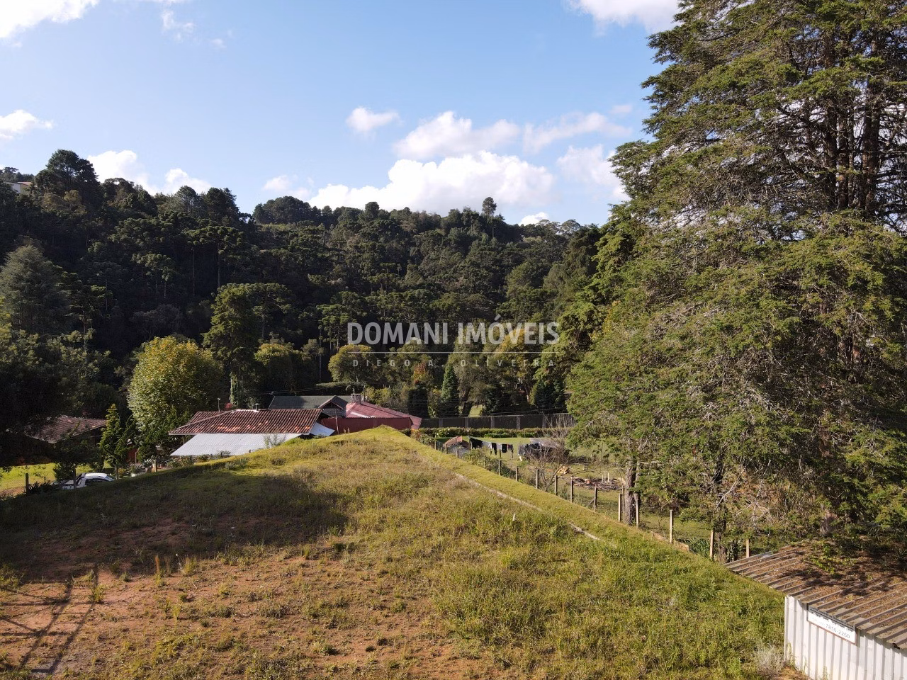 Terreno de 1.050 m² em Campos do Jordão, SP