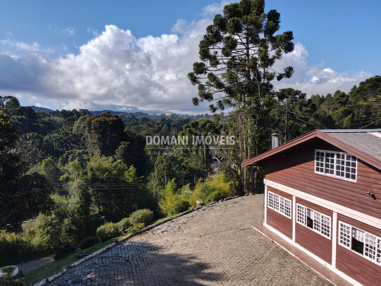 Comercial de 9.650 m² em Campos do Jordão, SP