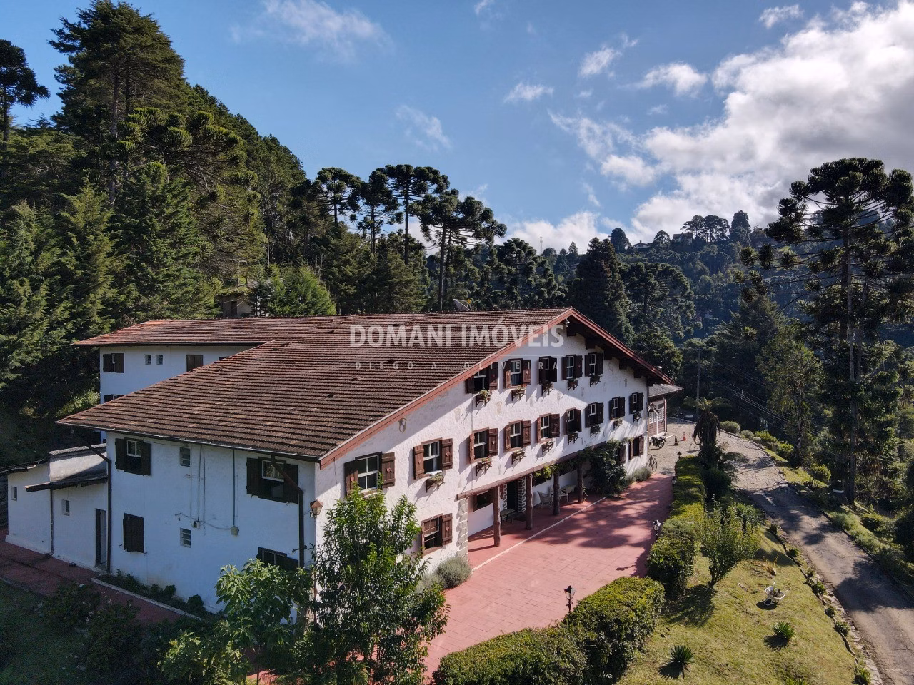 Comercial de 9.650 m² em Campos do Jordão, SP