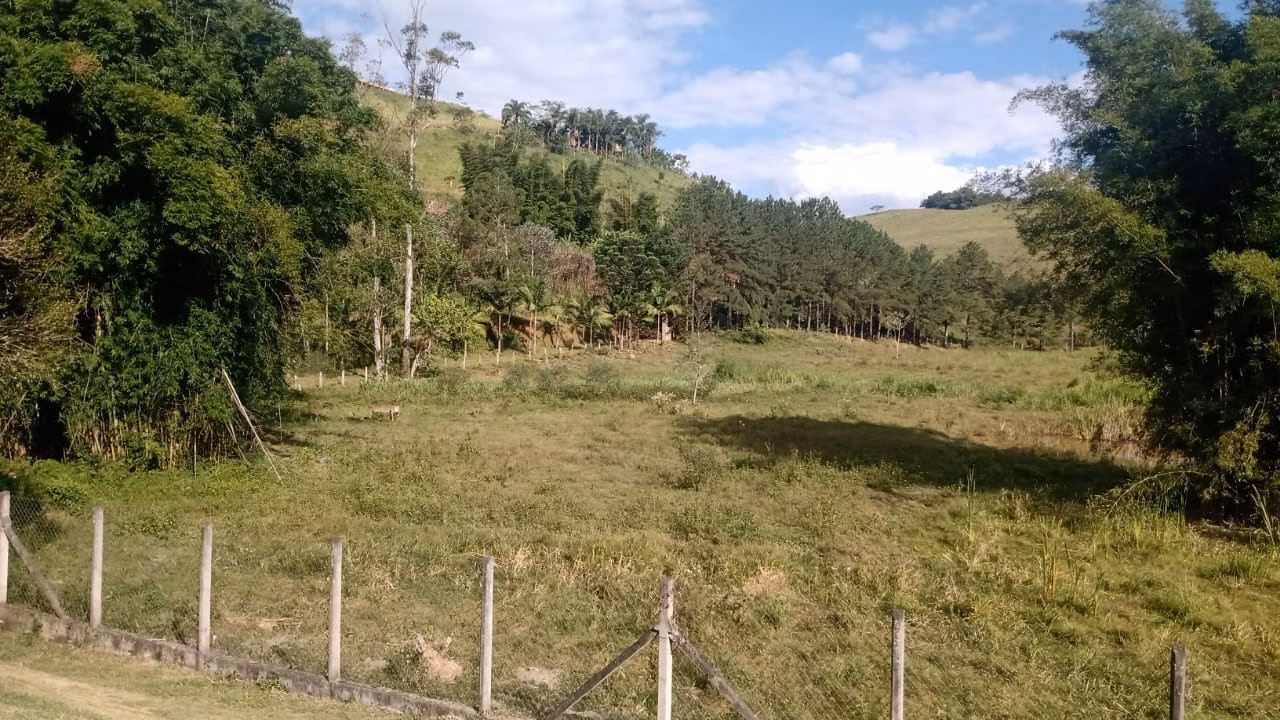 Small farm of 12 acres in São José dos Campos, SP, Brazil