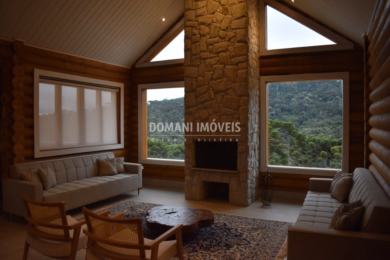 Casa de 1.210 m² em Campos do Jordão, SP