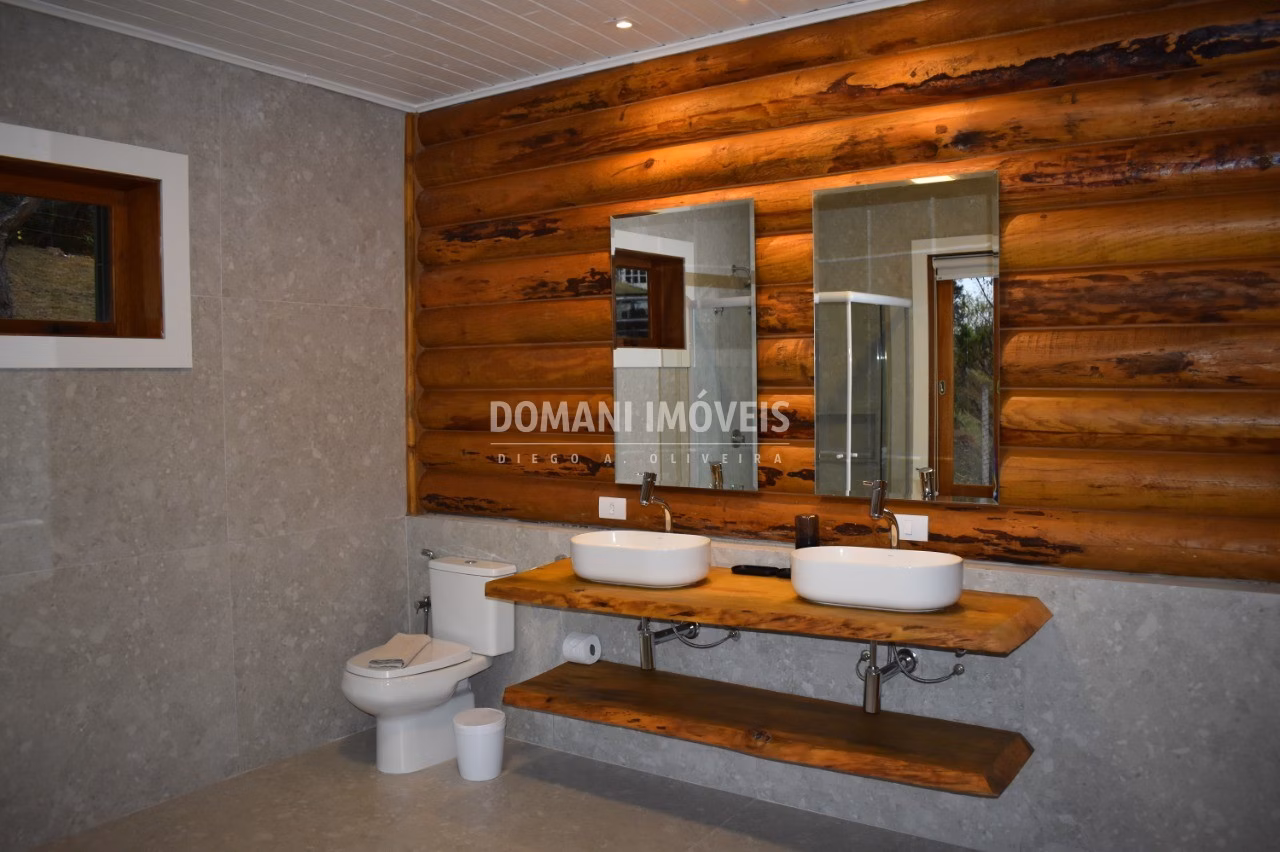 Casa de 1.210 m² em Campos do Jordão, SP