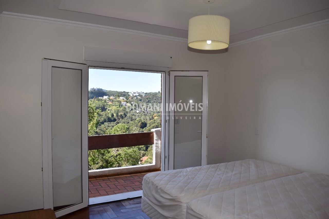 Casa de 1.590 m² em Campos do Jordão, SP